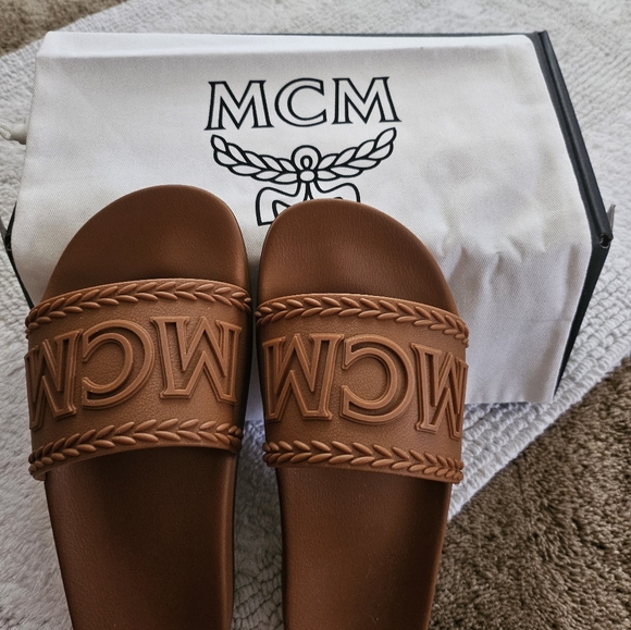 MCM rubber slides - Picture 6 of 6